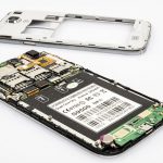 Jak instalować nowe części GSM w telefonie? części GSM